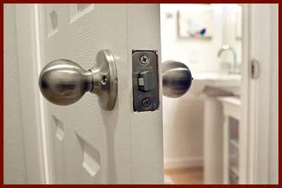 Locksmith Lock Store Colorado Springs, CO 719-581-3018 - 14-unlock-door